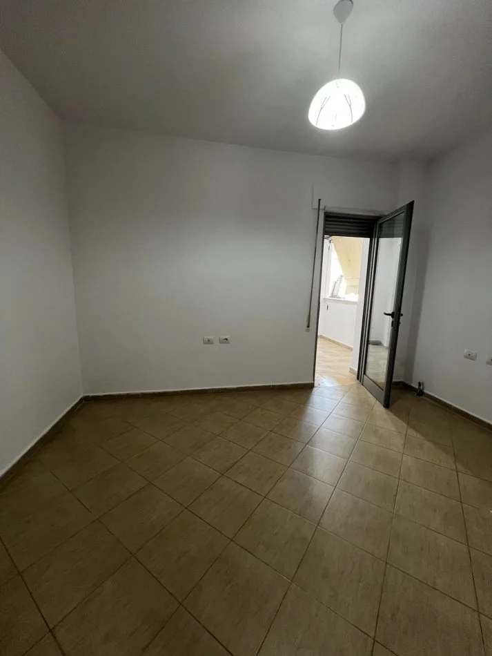 Tirane, shitet apartament 2+1+Ballkon Kati 1, 96 m² (ISA BOLETINI)