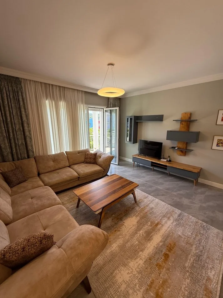 Tirane, jepet me qera apartament 2+1+Ballkon Kati 3, 120 m² 1.600 € (TEG)