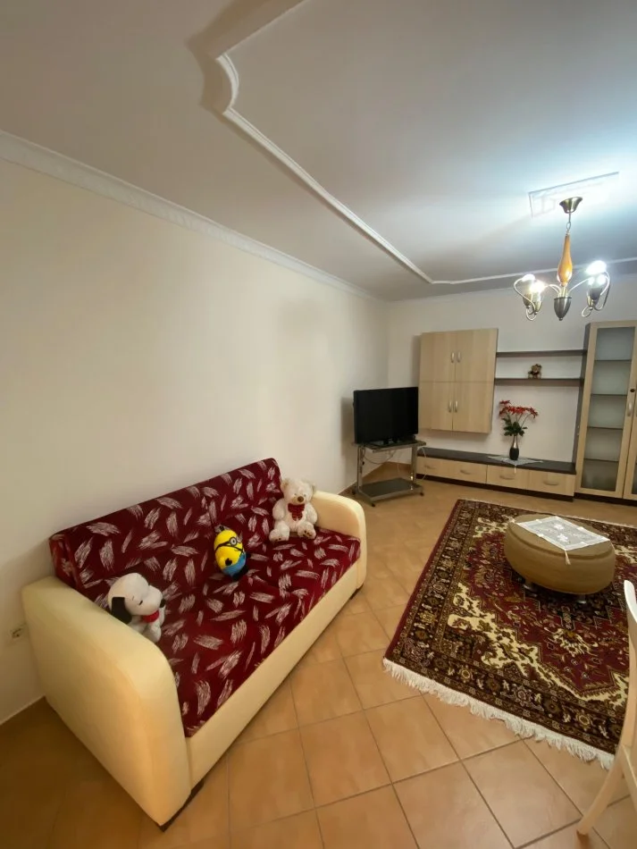 Tirane, jepet me qera apartament 2+1+Ballkon , 131 m² 600 € (stadiumi dinamo)
