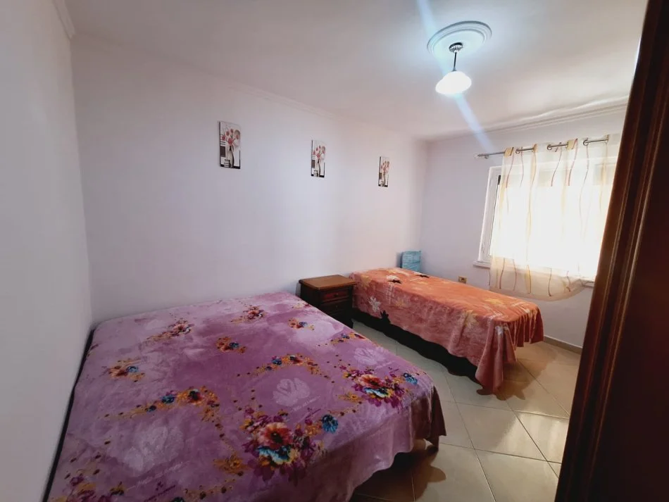 Tirane, jepet me qera apartament 2+1 Kati 4, 70 m² 500 € (Qender)