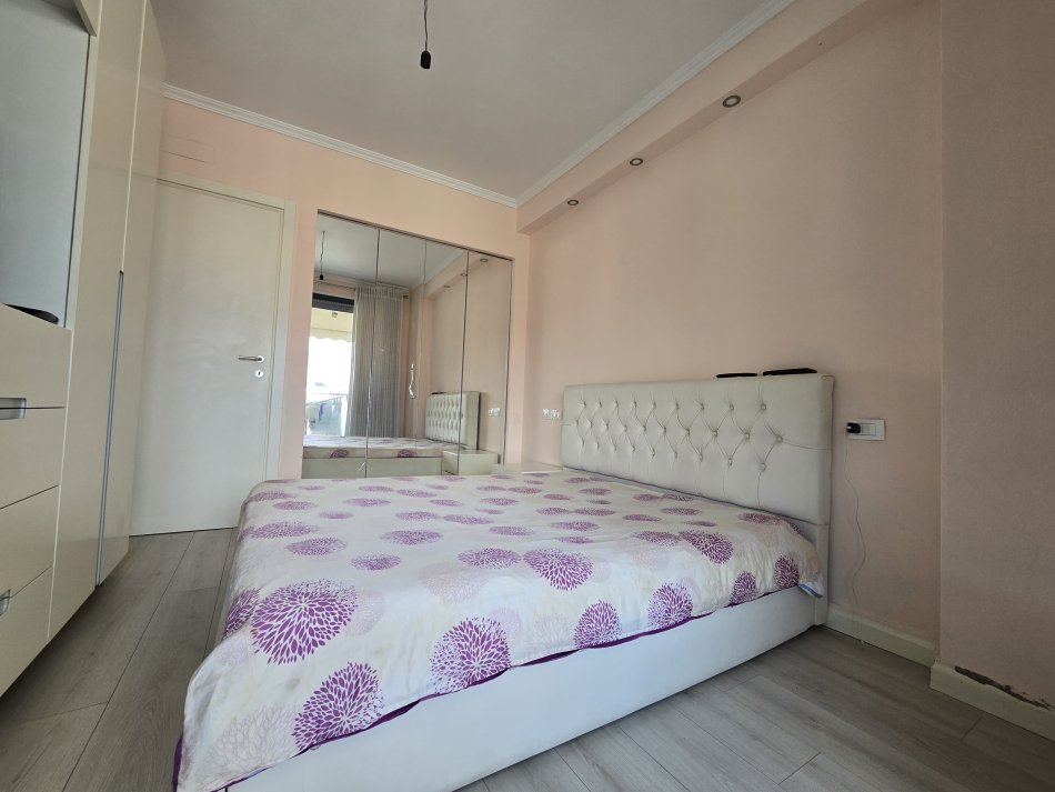 Tirane, shitet apartament 2+1+Ballkon Kati 3, 80 m² 160.000 € (21 dhjetori, Kompleksi Alba)