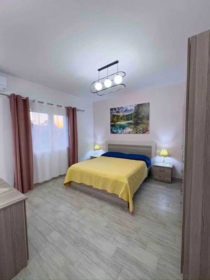 Tirane, jepet me qera Vile 2+1+Aneks+Ballkon Kati 3, 170 m² 1.100 € (Vilat Gjermane)