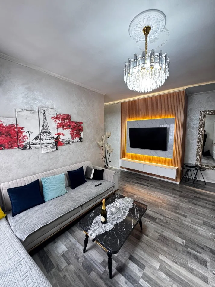 Tirane, shitet apartament 2+1+Ballkon Kati 4, 88 m² 139.000 € (3 deshmoret)