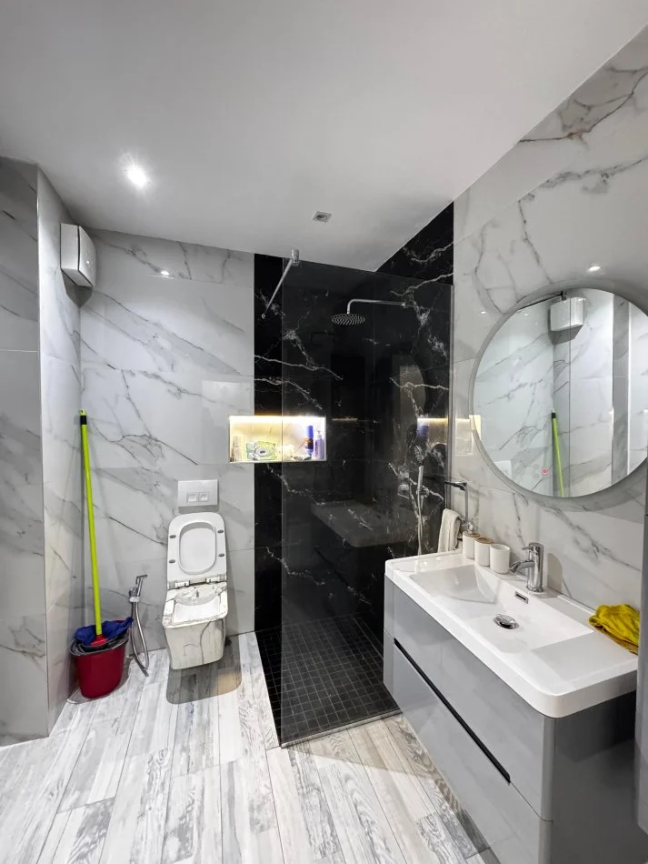 Tirane, shitet apartament 2+1+Ballkon Kati 4, 88 m² 139.000 € (3 deshmoret)