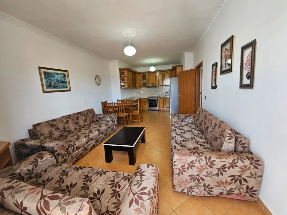 Tirane, jepet me qera apartament 2+1 Kati 8, 85 m² 400 € (Astir)