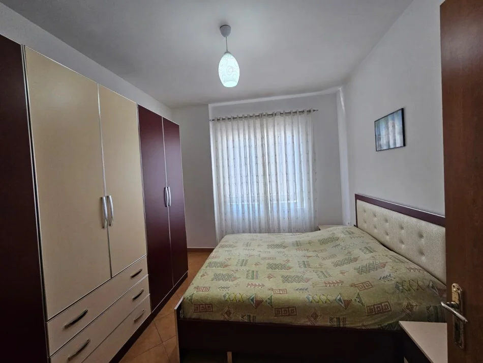 Tirane, jepet me qera apartament 2+1 Kati 8, 85 m² 400 € (Astir)