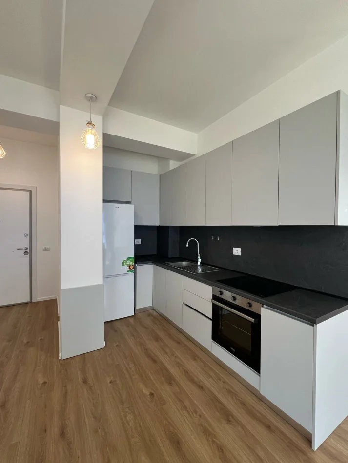 Tirane, shes apartament 2+1+Ballkon Kati 3, 74 m² 120.000 € (Pasho Hysa)