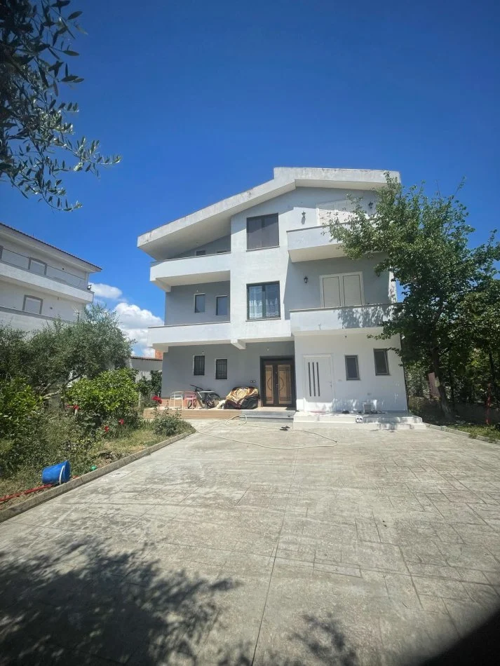 Tirane, shitet Vile 2 Katshe Kati 3, 278 m² 300.000 € (Bathore (rruga CO-Plan))