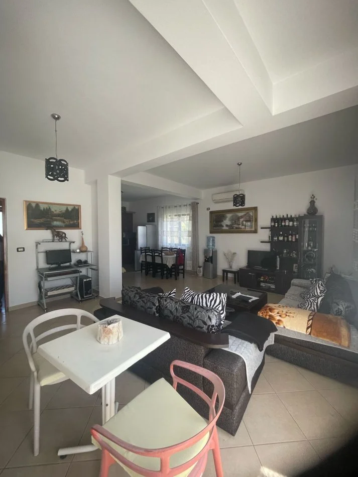 Tirane, shitet Vile 2 Katshe Kati 3, 278 m² 300.000 € (Bathore (rruga CO-Plan))