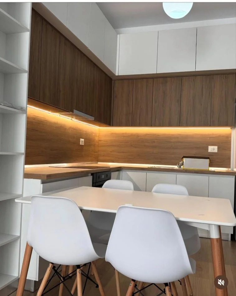 Tirane, jepet me qera apartament 1+1+Ballkon Kati 5, 60 m² 370 € (Ali Demi)