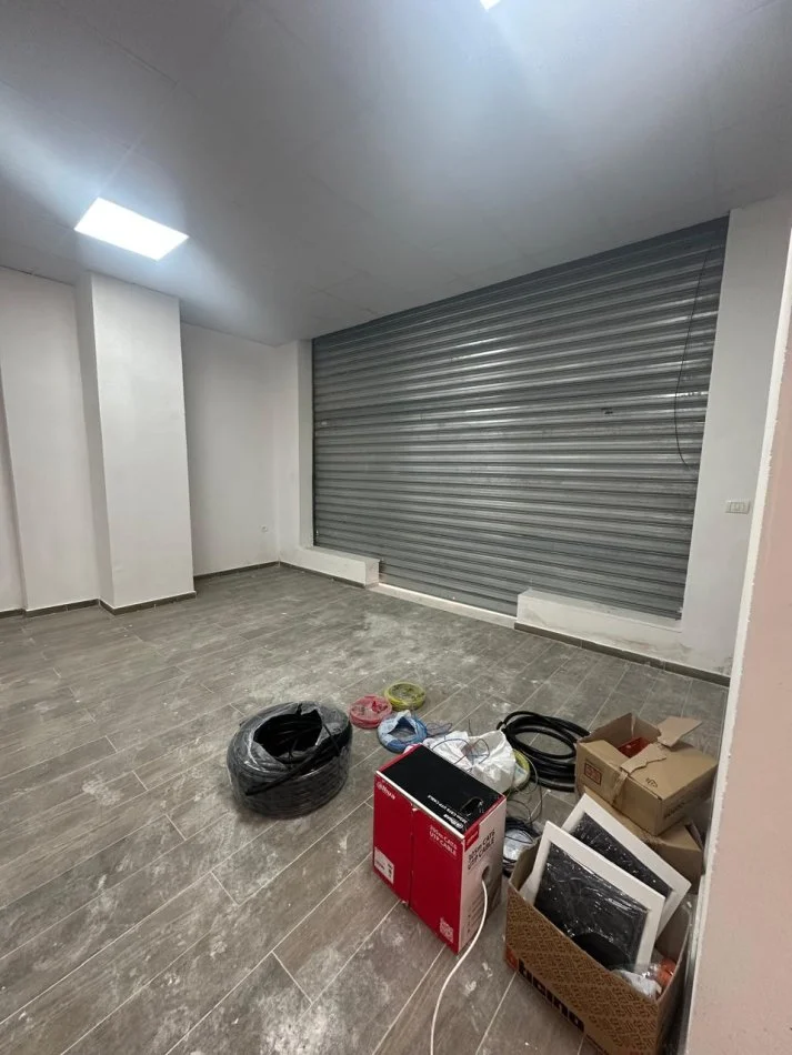 Durres, jepet me qera ambjent biznesi Kati 0, 60 m² 400 € (Ish Rajoni Policise)