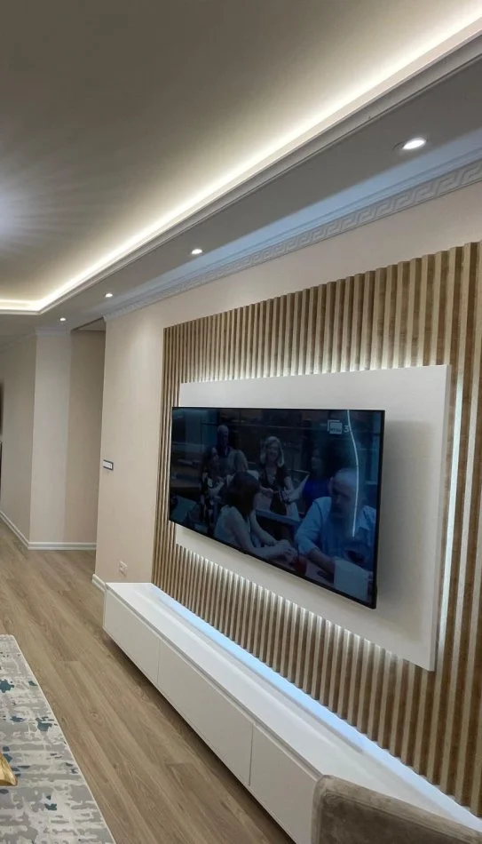 Tirane, jepet me qera apartament 2+1+Ballkon Kati 3, 100 m² 1.200 € (Liqeni i thate)