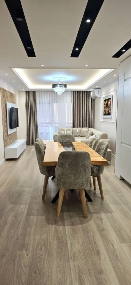 Tirane, jepet me qera apartament 2+1 Kati 3, (Liqeni i Thate, Kompleksi Kolombo)