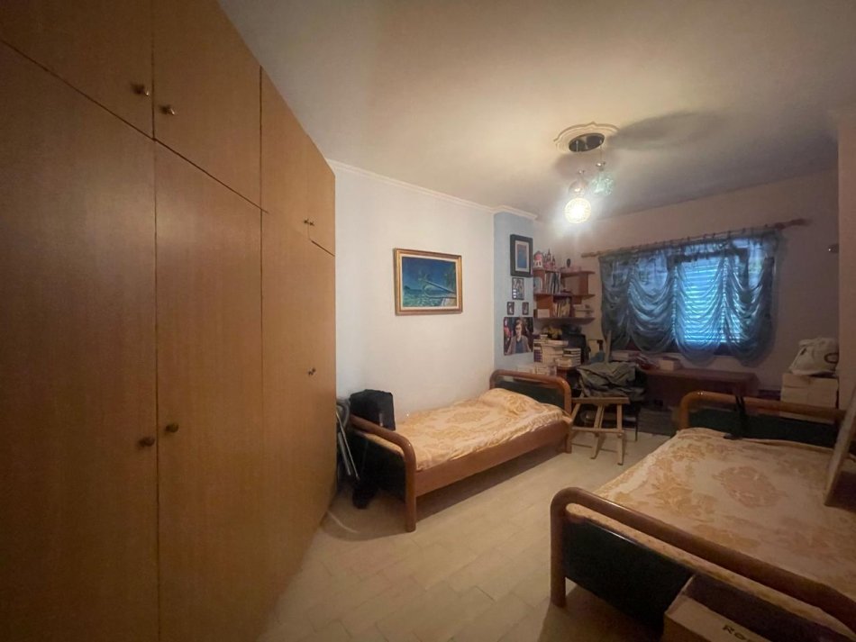 APARTAMENT 2+1 ME QIRA  400 € ALI DEMI