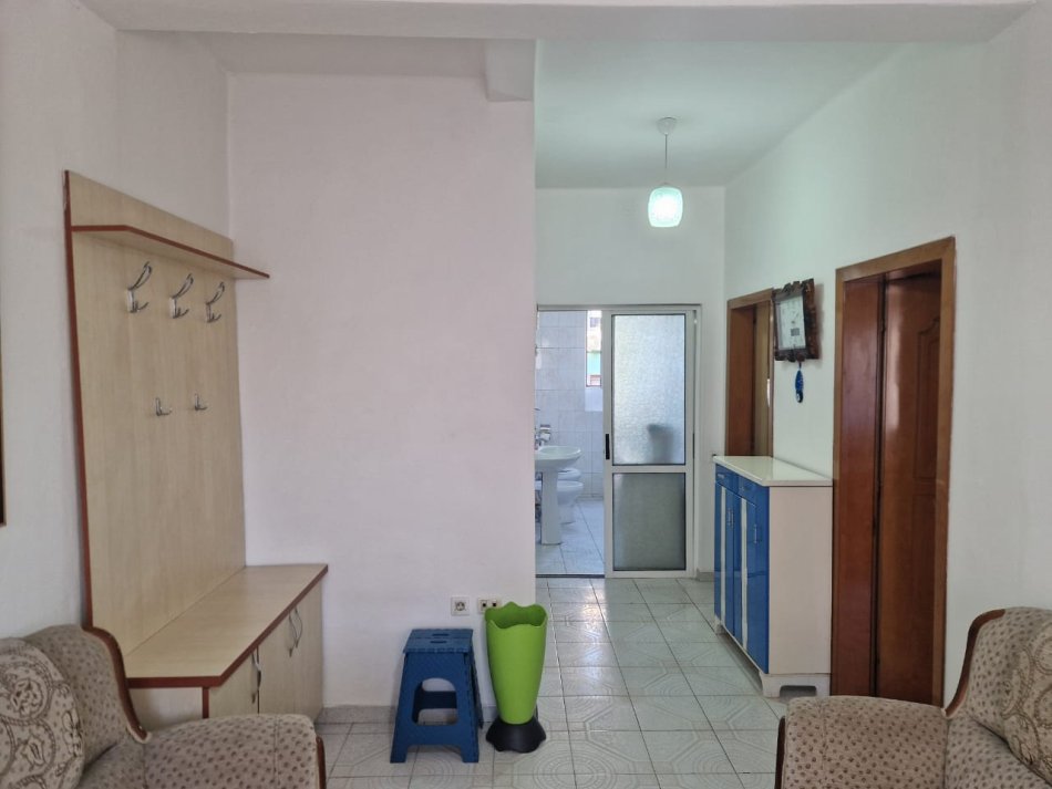 Tirane, jepet me qera apartament Kati 3, 90 m² 600 € 