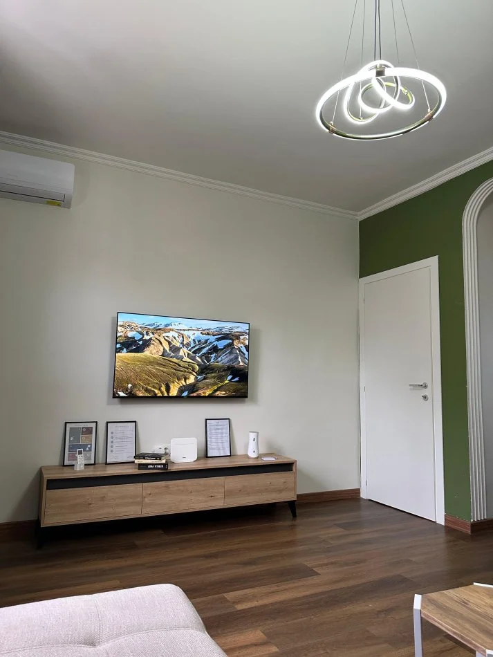 Tirane, jepet me qera apartament 2+1 , 90 m² 800 € 