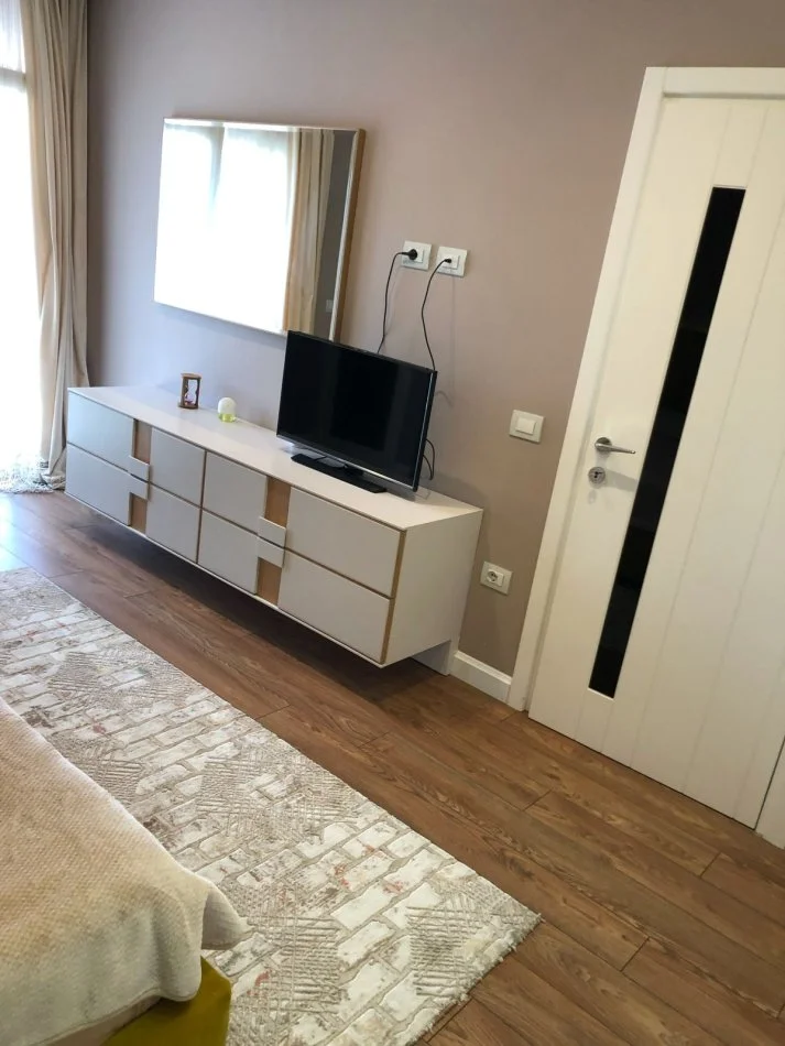 Tirane, shitet Vile 3 Katshe Kati 3, 660 m² 250.000 € (Rruga "Bukuresht", Kamez)