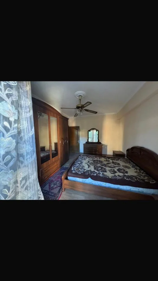 Tirane, jepet me qera apartament 3+1+Ballkon Kati 2, 110 m² 600 € (Rruga Xhanfize Keko)