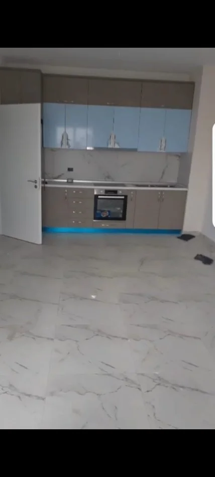 Tirane, jepet me qera apartament 1+1+Ballkon Kati 5, 70 m² 400 € (5 maji)