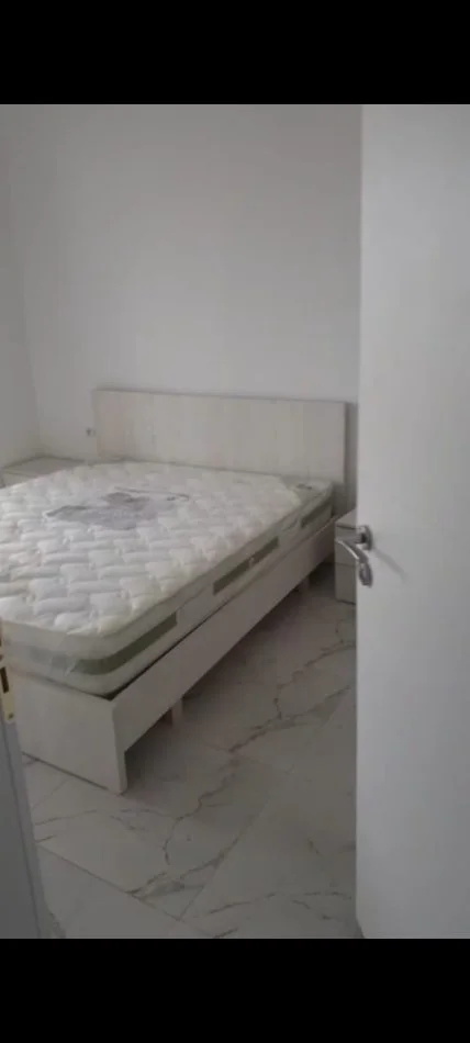 Tirane, jepet me qera apartament 1+1 Kati 5, 70 m² 400 € (5 maji)