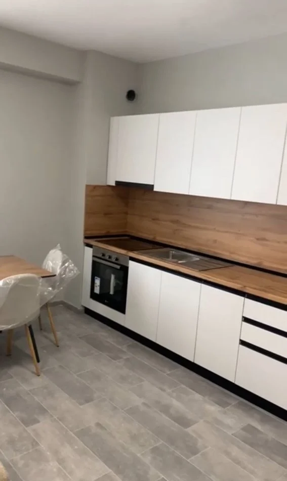 Tirane, jepet me qera apartament 1+1 Kati 1, 70 m² 350 € (Fresk)