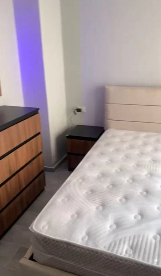 Tirane, jepet me qera apartament 1+1 Kati 1, 70 m² 350 € (Fresk)