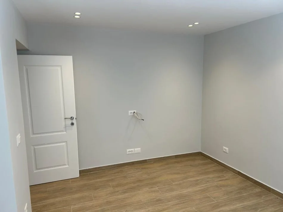 Tirane, jepet me qera apartament 1+1 Kati 2, 55 m² 550 € (rruga e elbasanit)