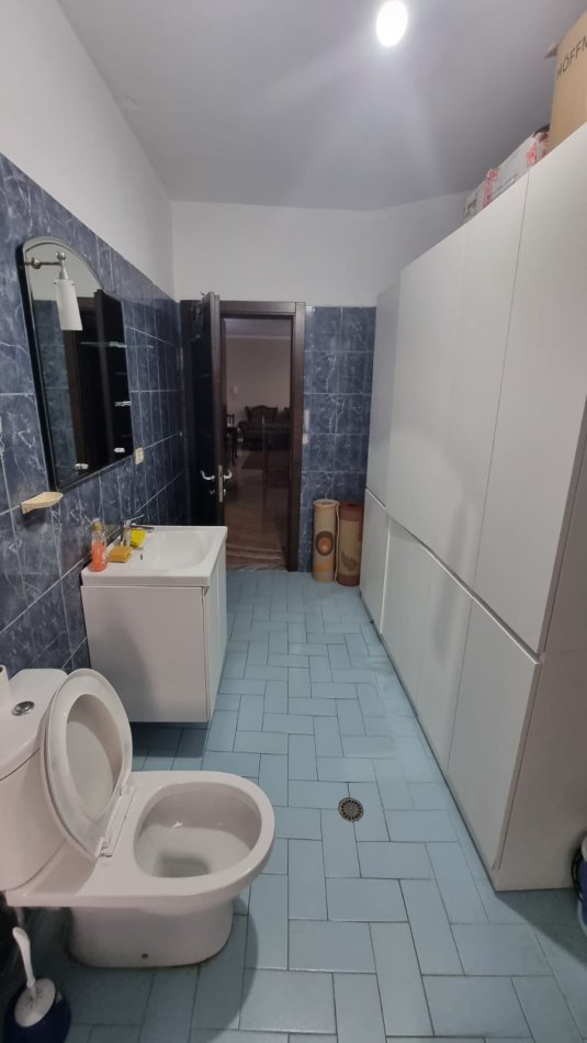 Tirane, shitet apartament 2+1 Kati 2, 72 m² 140.000 € ( SHITET ME HIPOTEKE APARTAMENTI 2+1 TEK RRUGA E KAVAJËS, PRANË 21 DHJETORIT-140.000 EURO)