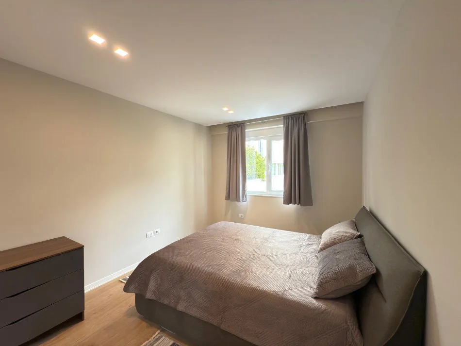 Tirane, shitet apartament 2+1+Ballkon Kati 3, 92 m² 230.000 € (Liqeni i Thate)