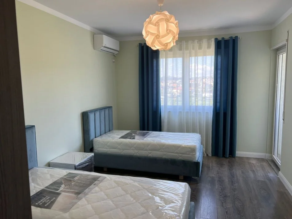 Tirane, shitet apartament 2+1+Ballkon Kati 5, 118 m² 155.000 € (Rruga loni Ligori)