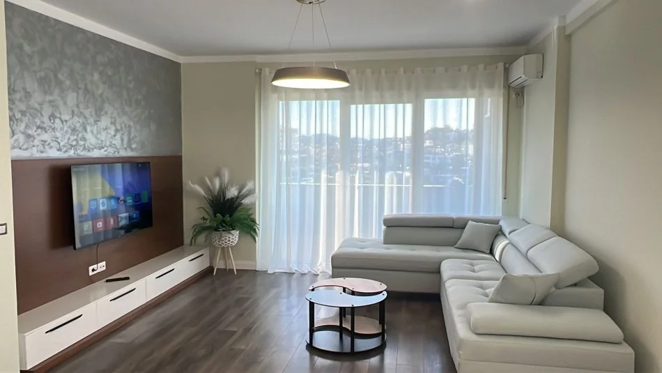 Tirane, shitet apartament 2+1+Ballkon Kati 5, 118 m² 155.000 € (Rruga loni Ligori)