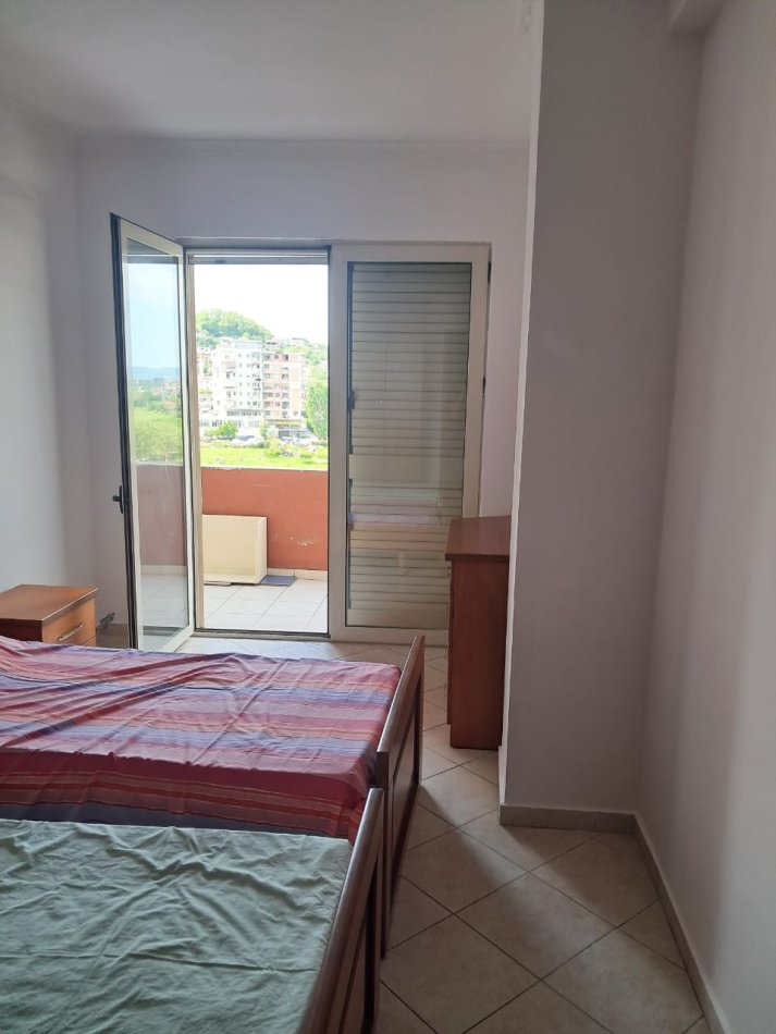 Tirane, jepet me qera apartament 2+1+Ballkon Kati 5, 96 m² 450 € (Astir)