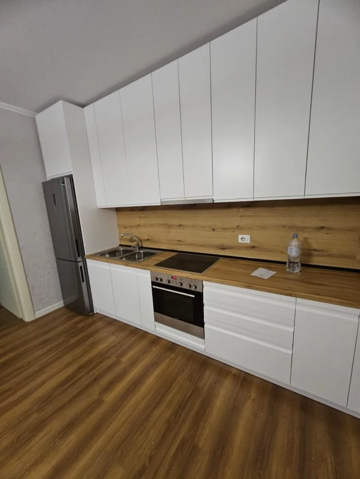 Tirane, jap me qera apartament 1+1 Kati 2, 65 m² 700 € (rrugahaxhi hysen dalliu)