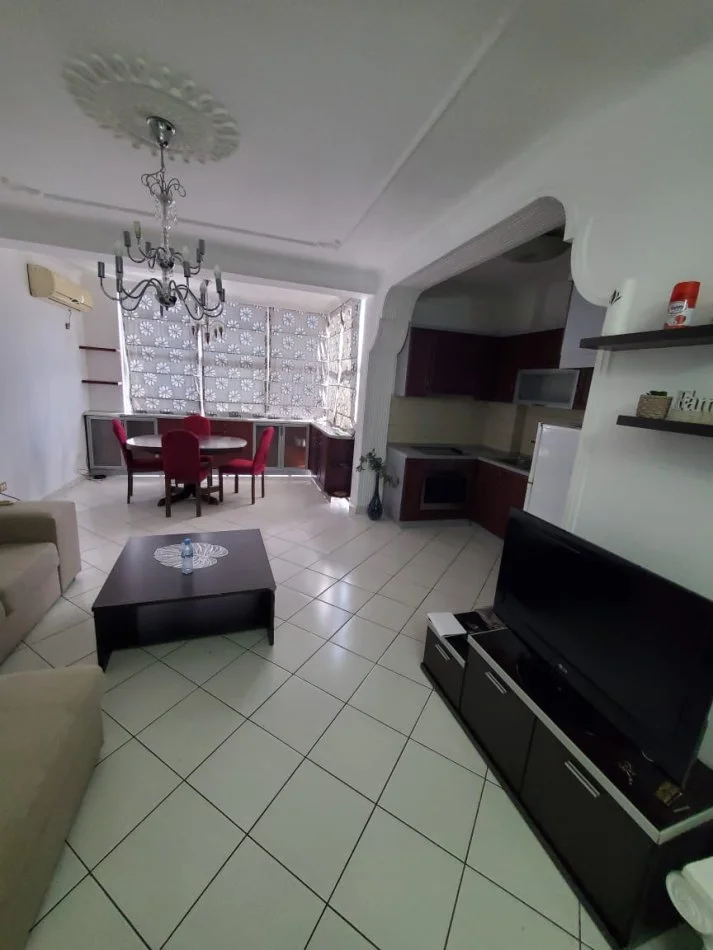 Tirane, jepet me qera apartament 2+1 Kati 8, 100 m² 500 € (Bar Artist "Astir ")