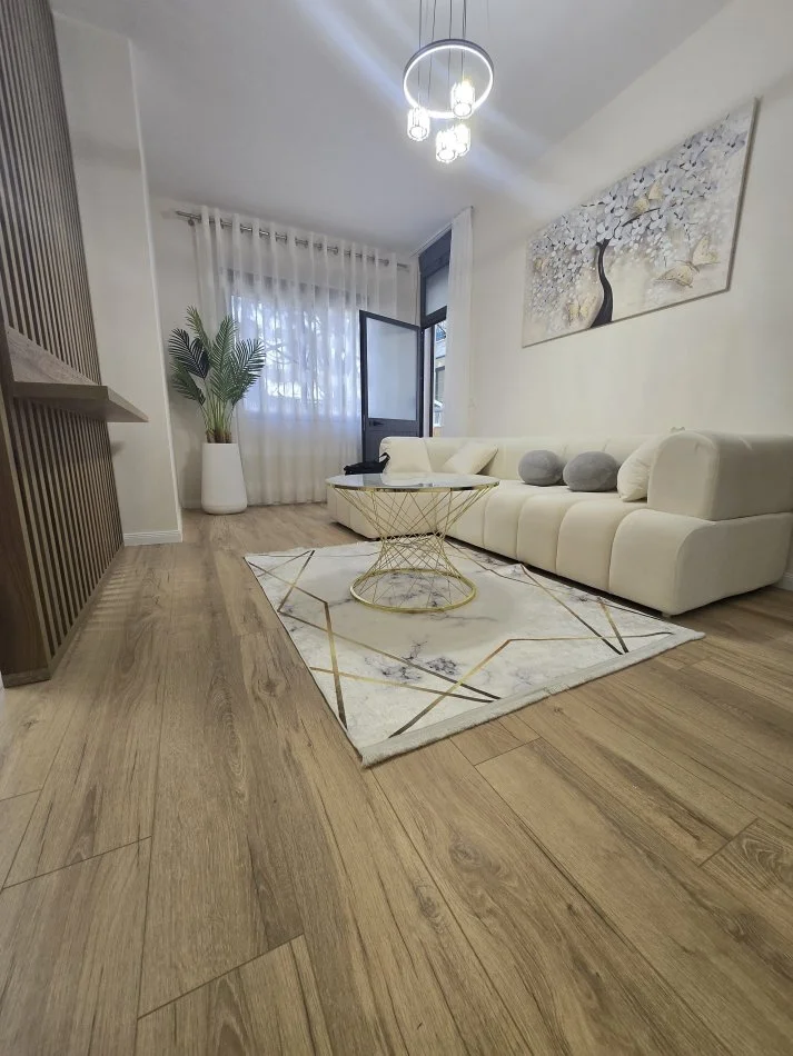 Shkembi Kavajes, shitet apartament 1+1+Aneks+Ballkon Kati 2, 70 m² 88.000 € (Shkembi i Kavajes)