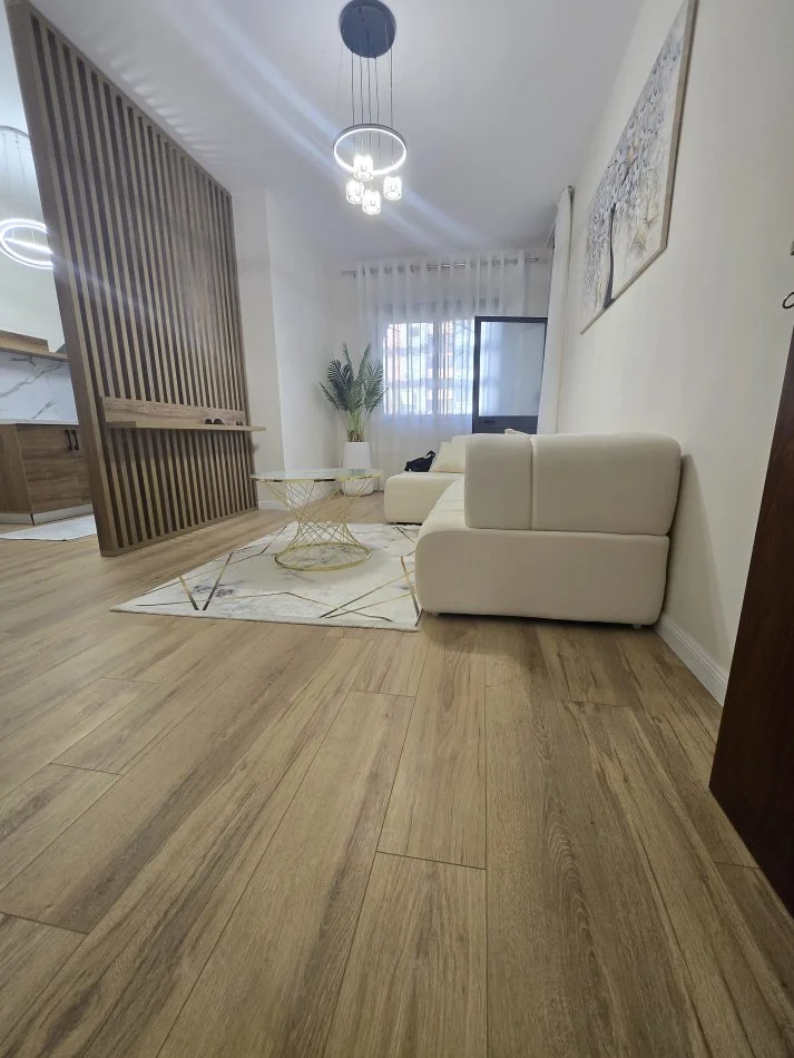 Shkembi Kavajes, shitet apartament 1+1+Aneks+Ballkon Kati 2, 70 m² 88.000 € (Shkembi i Kavajes)