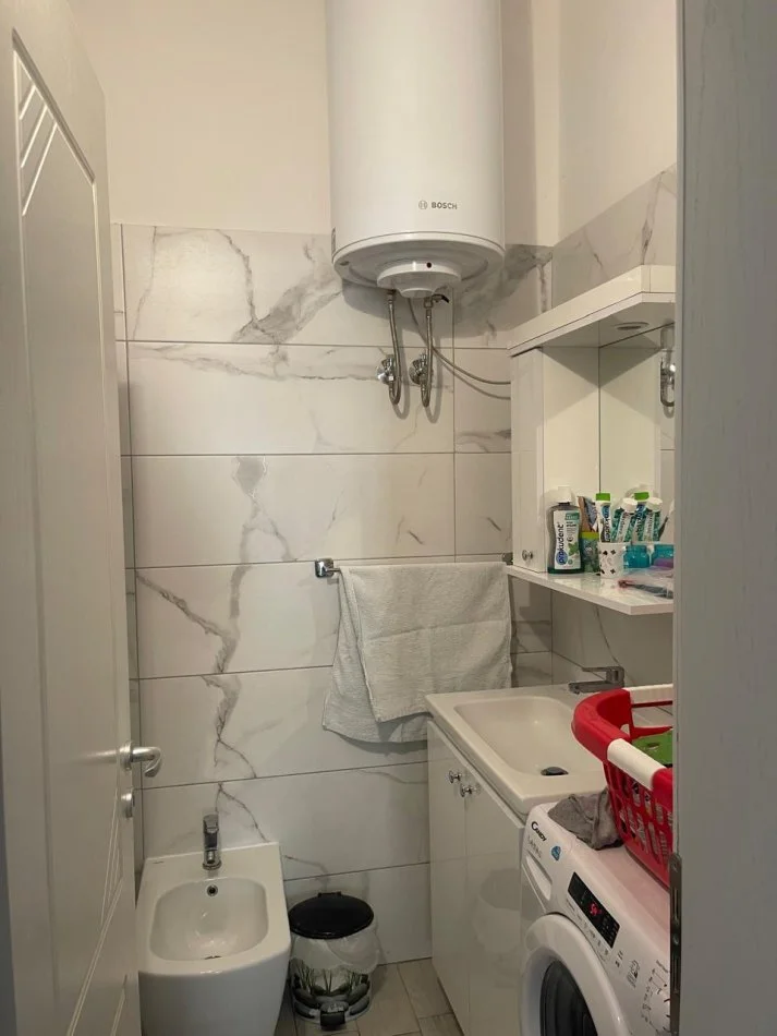 Durres, shitet apartament 1+1+Ballkon Kati 3, 60 m² 90.000 € (MALI I ROBIT)