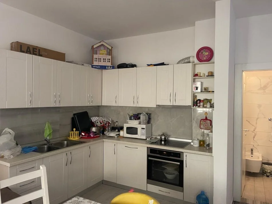 Durres, shitet apartament 1+1+Ballkon Kati 3, 60 m² 90.000 € (MALI I ROBIT)