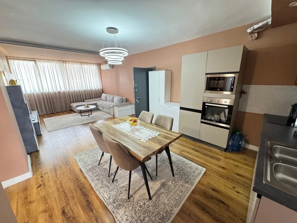 Tirane, shes apartament 3+1 Kati 9, 122 m² 248.000 € (rruga Muhamedin Llagami)