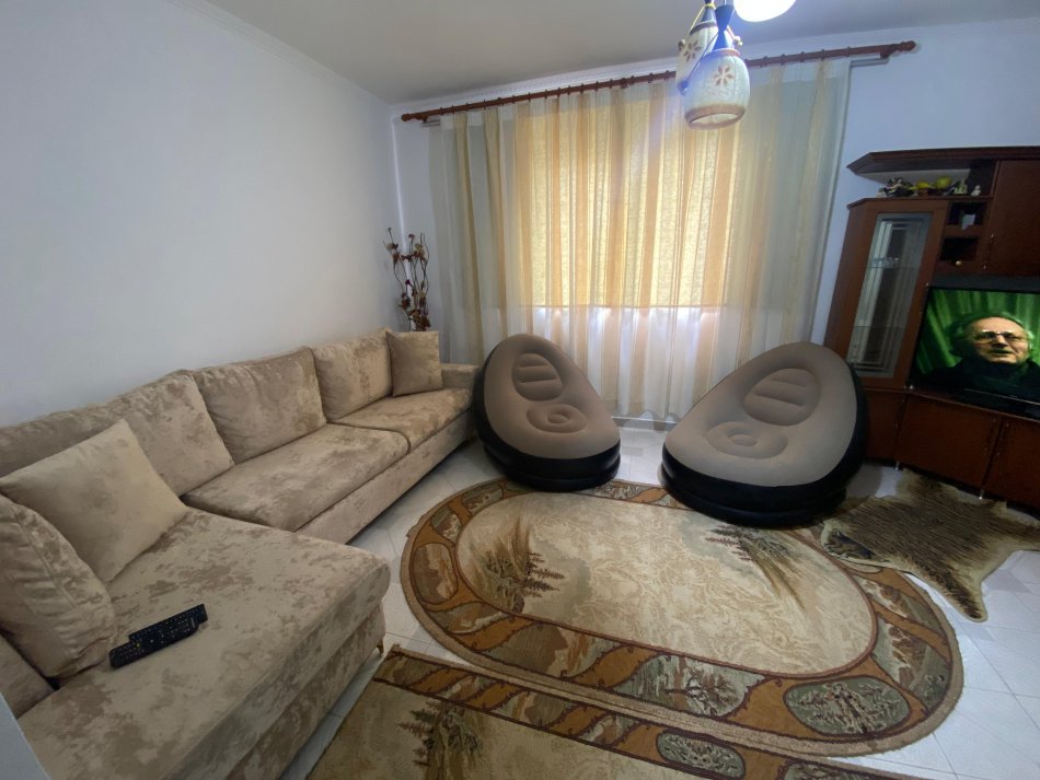 Tirane, jepet me qera apartament 1+1 Kati 1, 60 m² 300 € (Porcelan, Tiranë.)