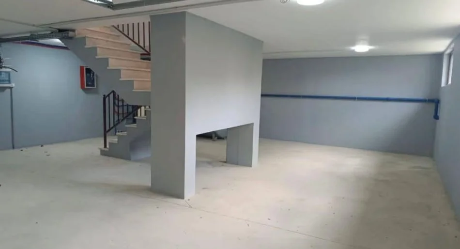 jepet me qera Vile 3 Katshe Kati 3, 900 m² 3.000 € (Sauk, prane "Vilave Amerikane")