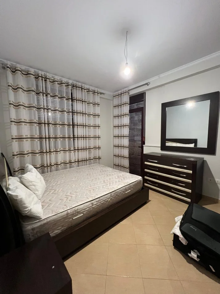 Tirane, jepet me qera apartament 2+1 Kati 2, 85 m² 400 € (Fresku)