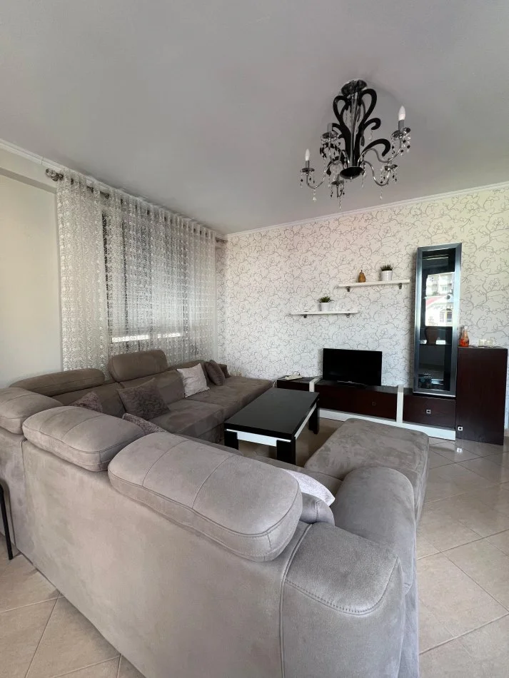 Tirane, jepet me qera apartament 2+1 Kati 2, 85 m² 400 € (Fresku)