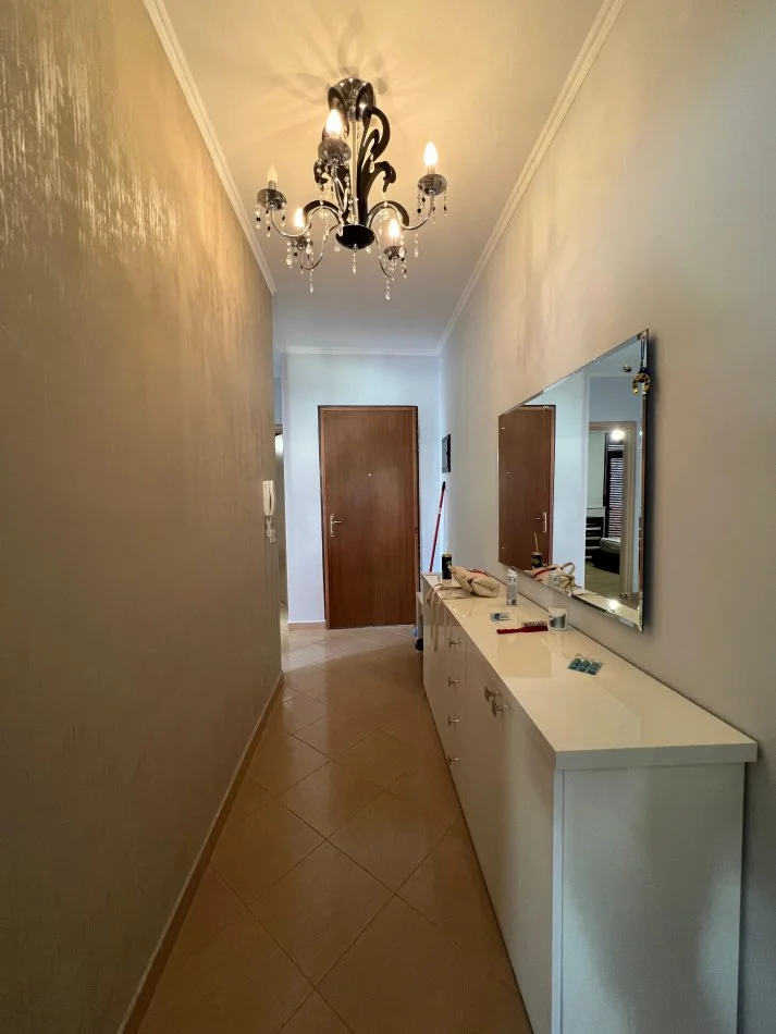 Tirane, jepet me qera apartament 2+1 Kati 2, 85 m² 400 € (Fresku)