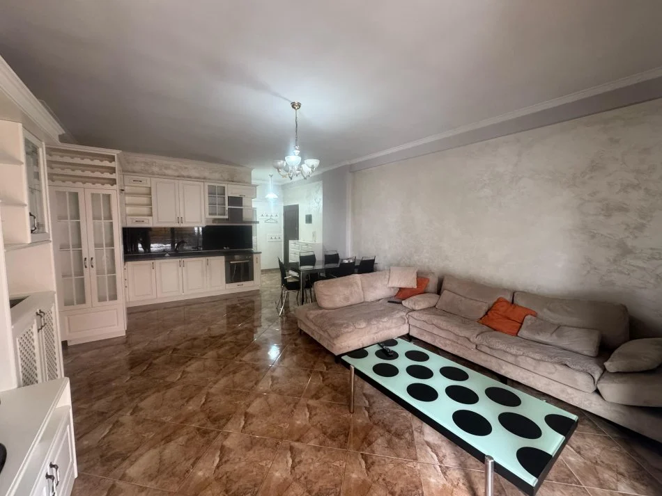 Tirane, jap me qera apartament 2+1+Ballkon Kati 4, 100 m² 550 € (rruga teodor keko)