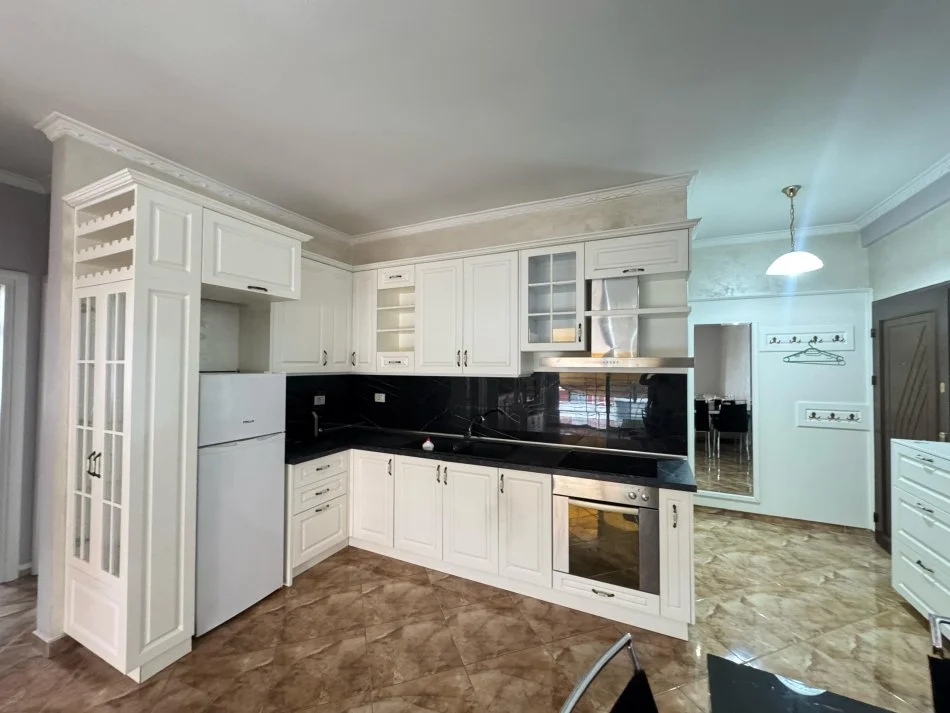 Tirane, jap me qera apartament 2+1+Ballkon Kati 4, 100 m² 550 € (rruga teodor keko)