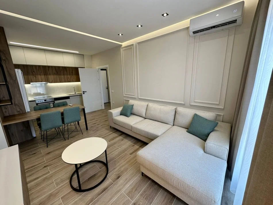 Tirane, jap me qera apartament 1+1+Ballkon Kati 8, 75 m² 650 € (ish Fusha Aviacionit)