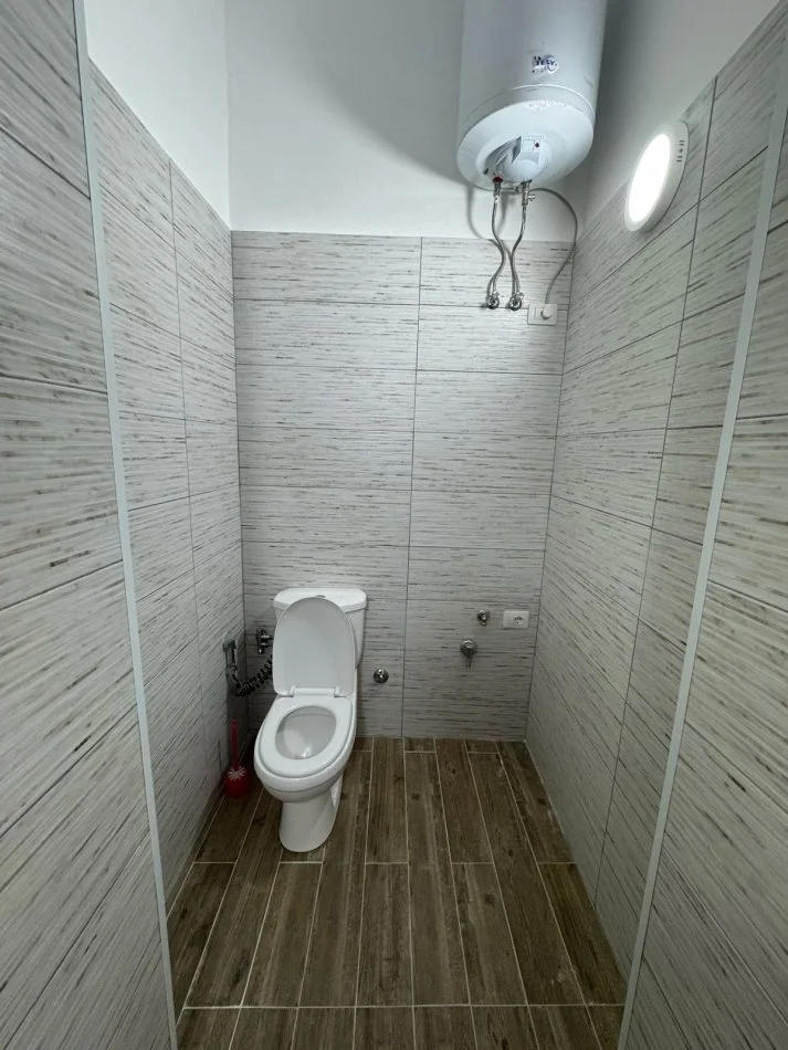 Durres Plazh, shitet apartament 2+1+Aneks+Ballkon Kati 1, 65 m² 74.000 € (Rruga Pavaresia)