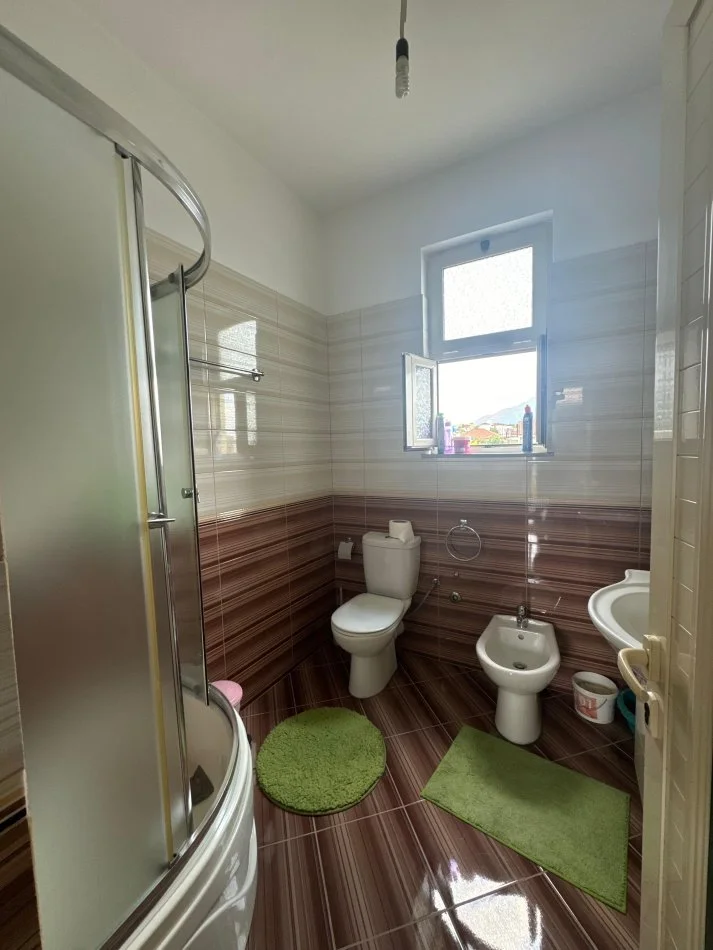 Tirane, shes shtepi 2 Katshe Kati 0, 267 m² 260.000 € (Institut)