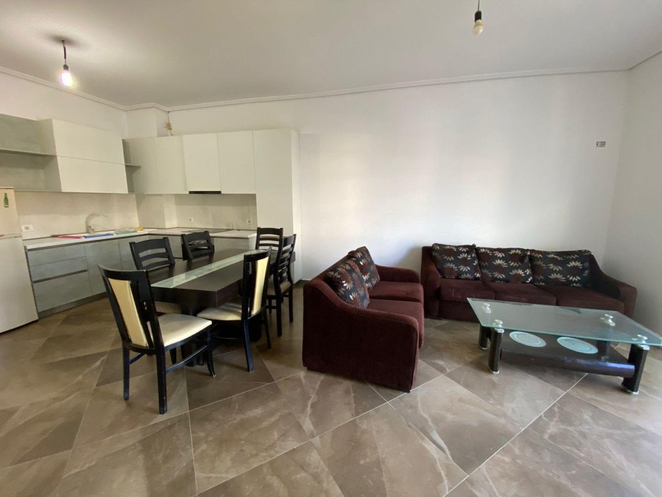 Tirane, shes apartament 2+1 Kati 4, 110 m² 138.000 € (fresku)